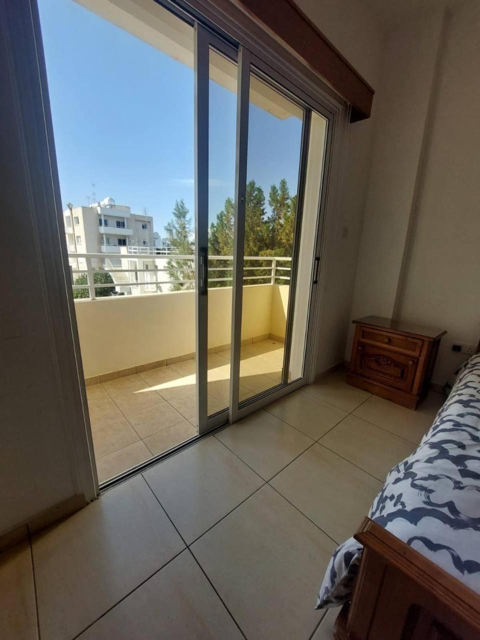 Sunny 2 Bedroom Larnaca Center 外观 照片