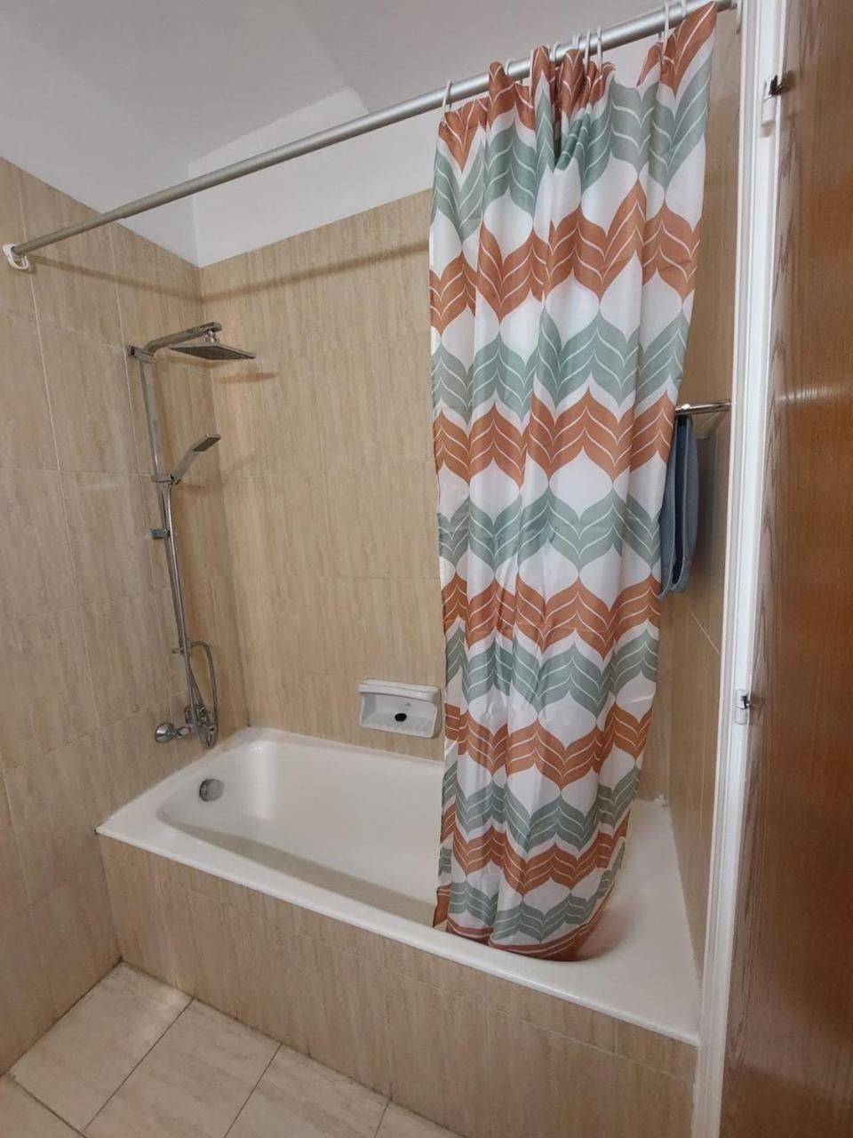 Sunny 2 Bedroom Larnaca Center 外观 照片