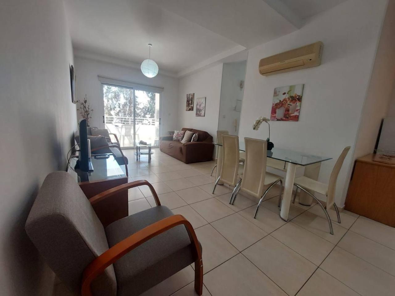 Sunny 2 Bedroom Larnaca Center 外观 照片